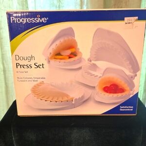 New Progressive Dough Press 4 Piece Set‎ Calzones Empanadas Turnovers
